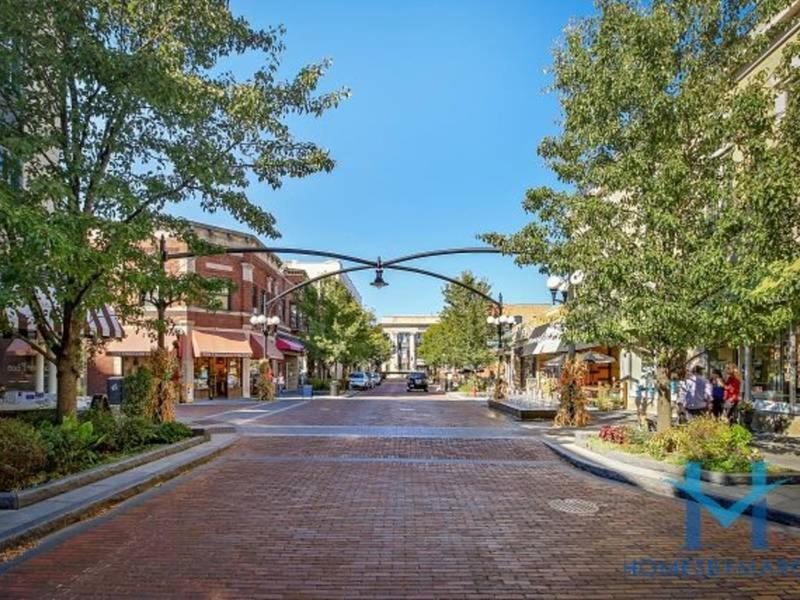 Spacious Home In Downtown Forest Park Exterior photo